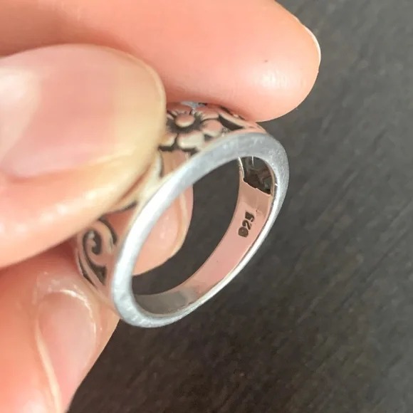 3/$25โจ Silver 925 Flower Ring ๐บ - Picture 3 of 4